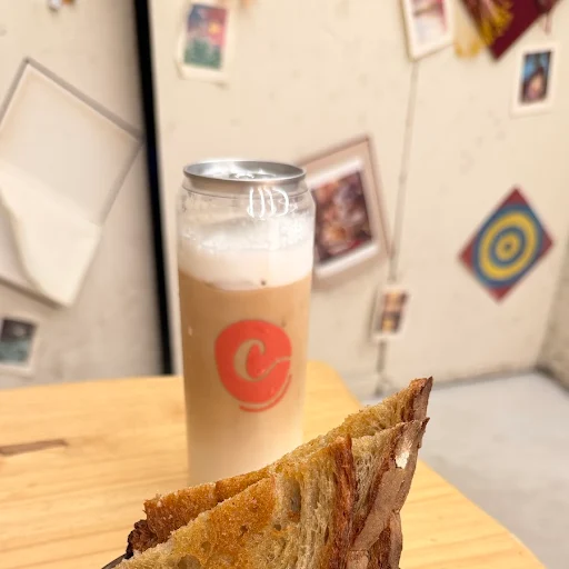 If you are in Barcelona, this place you can not miss. This is one of the best brunch places in Barcelona. From vibes to the flavour everything is on point. I tried the protein Turkish eggs, they were outstanding. Protein coconut pancakes are another must order. If you love coconut based drinks, go straight for the Oreo coco, hands down the best Oreo shake in Barcelona. Also the caramel latte is excellent.